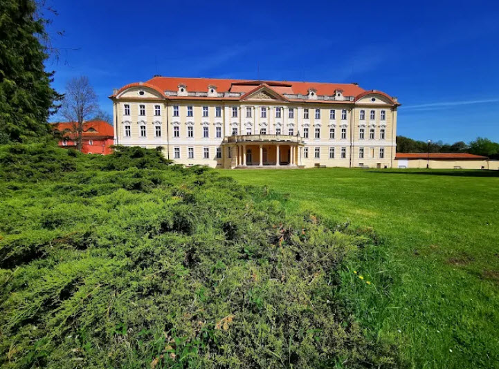 Zámek Tloskov, Czech Republic (Czechia)